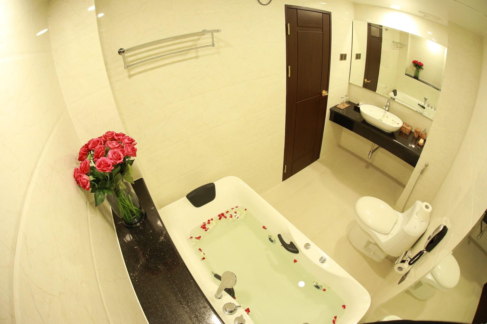 Rose Palace Hotel Yangon Bagian luar foto