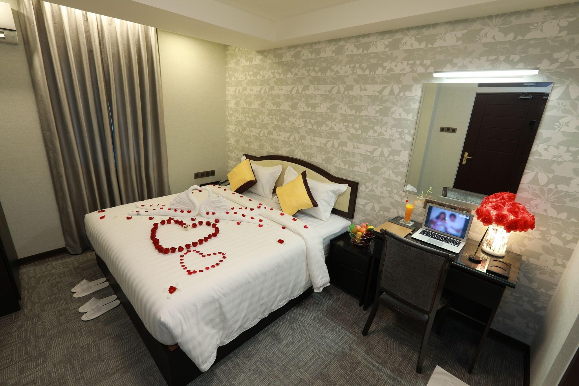 Rose Palace Hotel Yangon Bagian luar foto