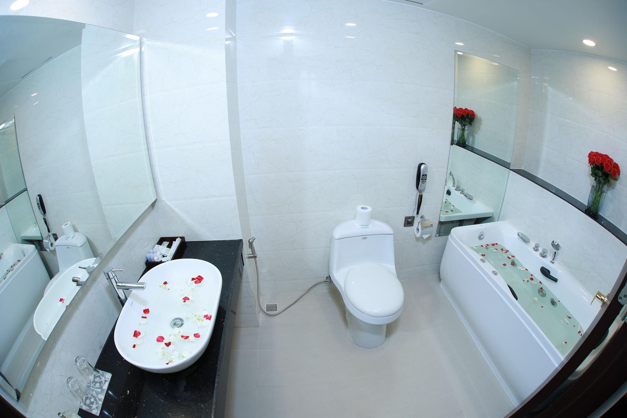 Rose Palace Hotel Yangon Bagian luar foto