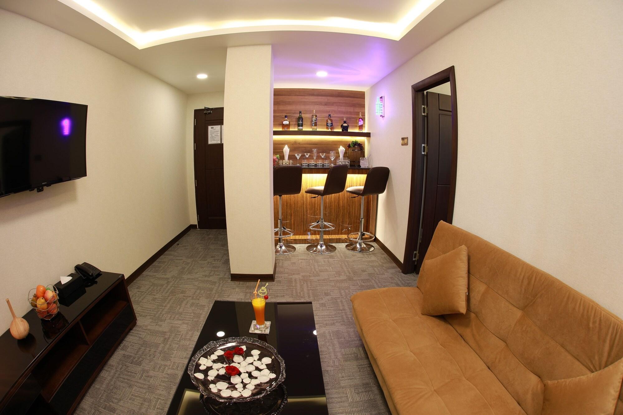 Rose Palace Hotel Yangon Bagian luar foto