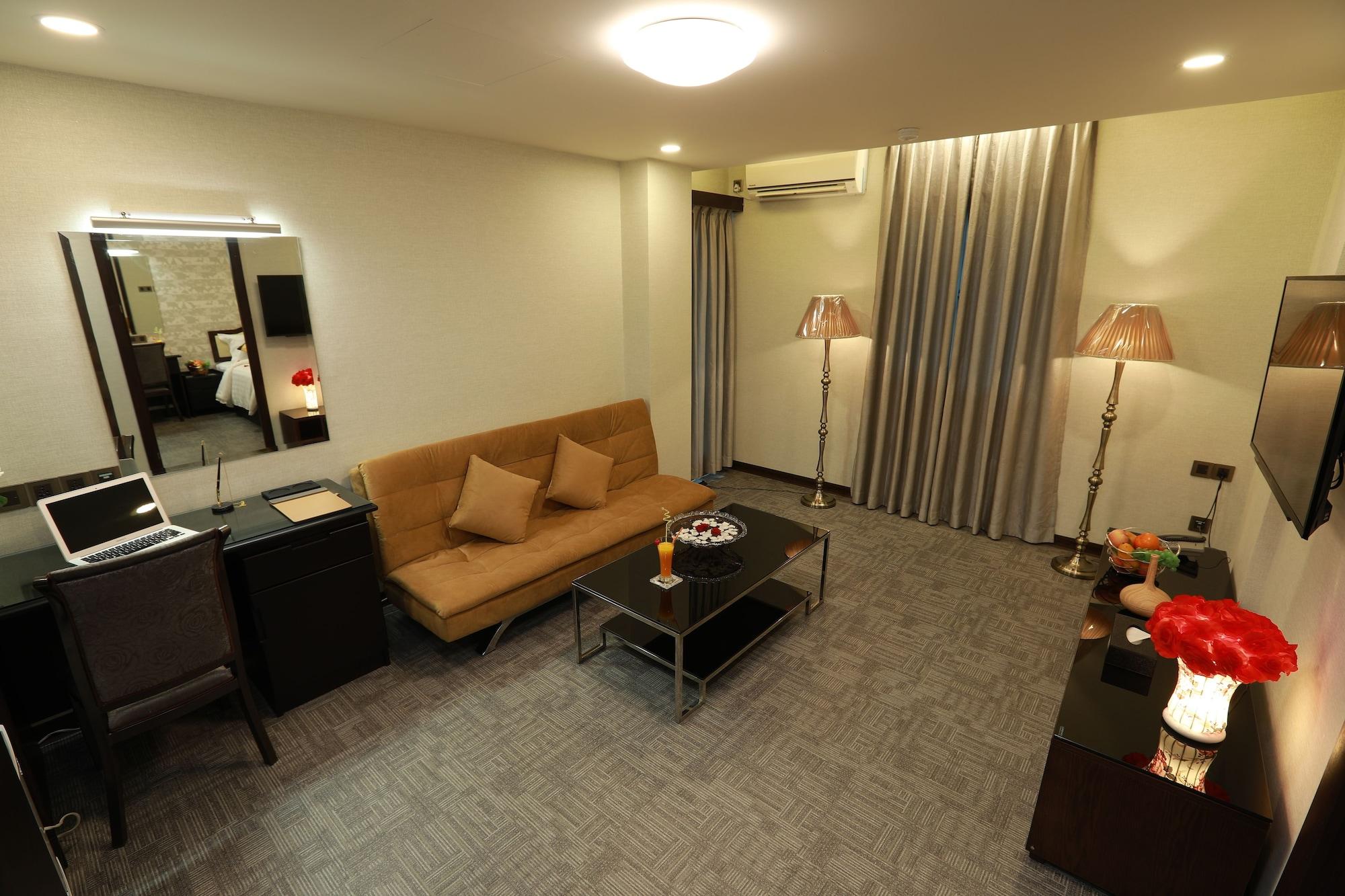 Rose Palace Hotel Yangon Bagian luar foto
