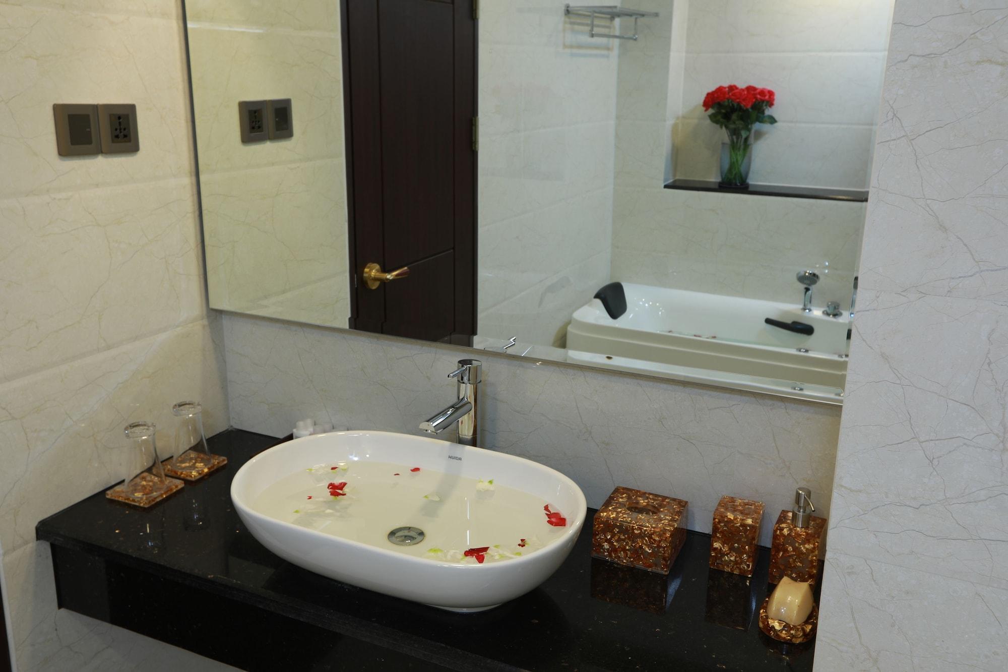 Rose Palace Hotel Yangon Bagian luar foto