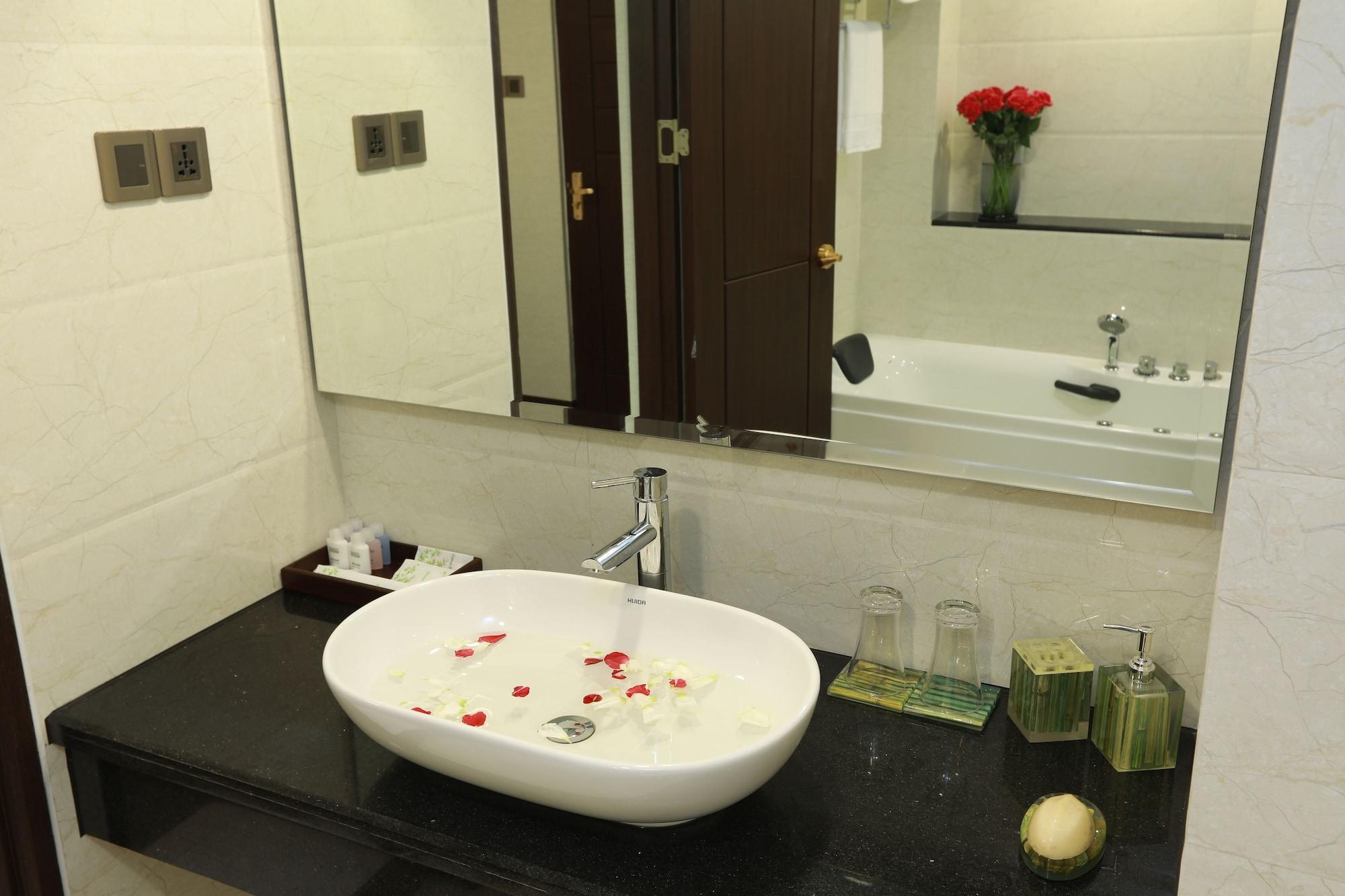 Rose Palace Hotel Yangon Bagian luar foto