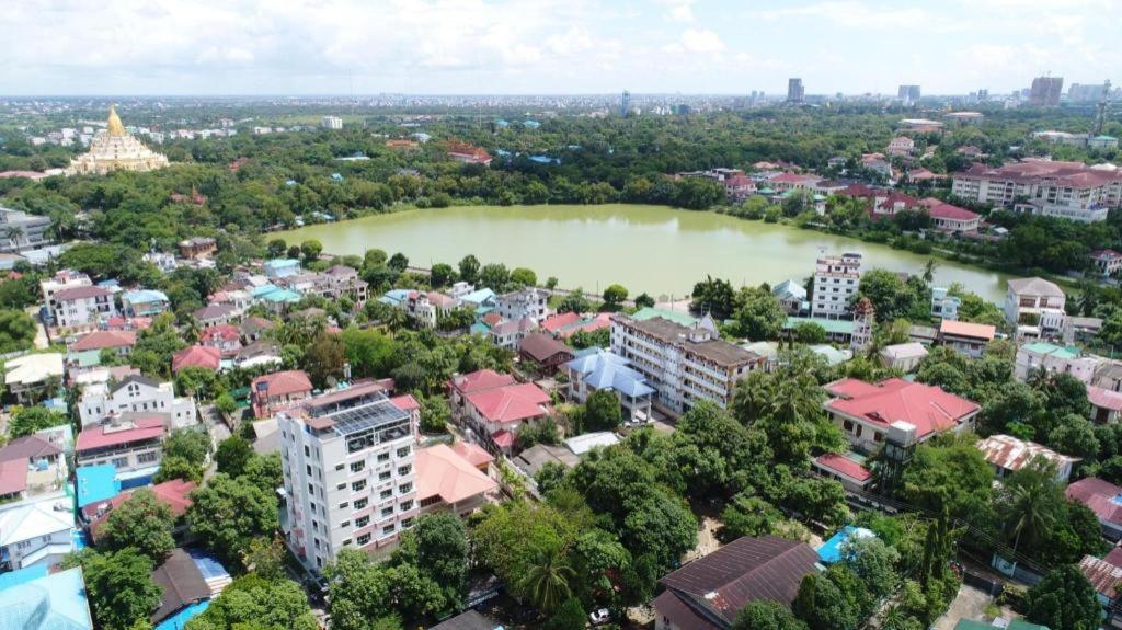Rose Palace Hotel Yangon Bagian luar foto