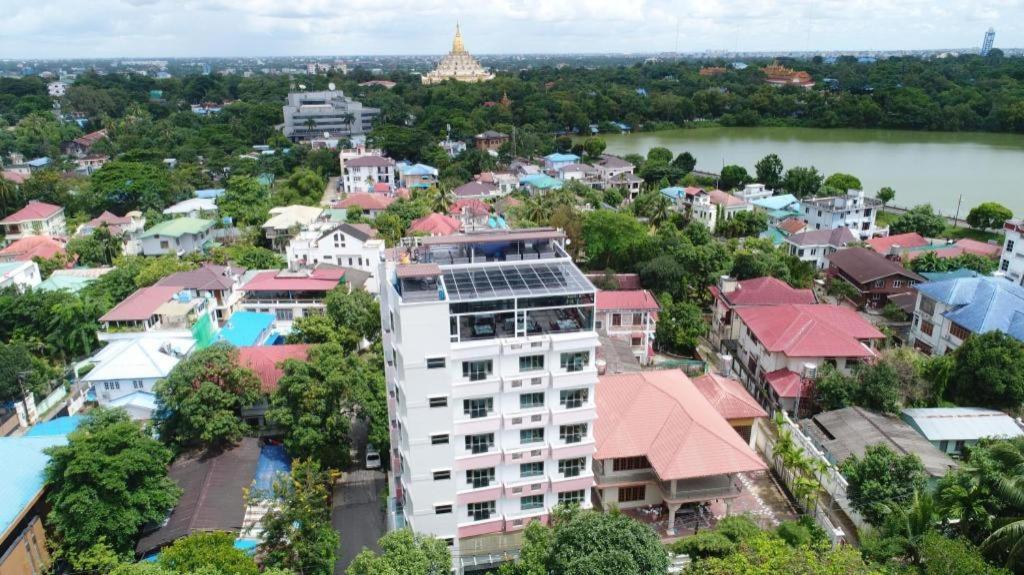 Rose Palace Hotel Yangon Bagian luar foto