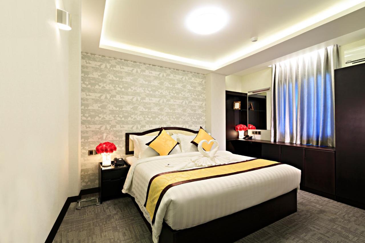 Rose Palace Hotel Yangon Bagian luar foto