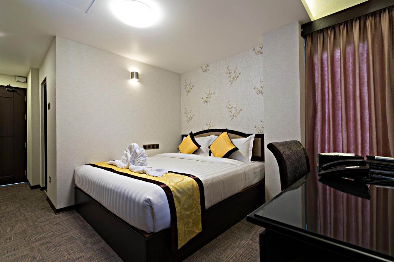 Rose Palace Hotel Yangon Bagian luar foto